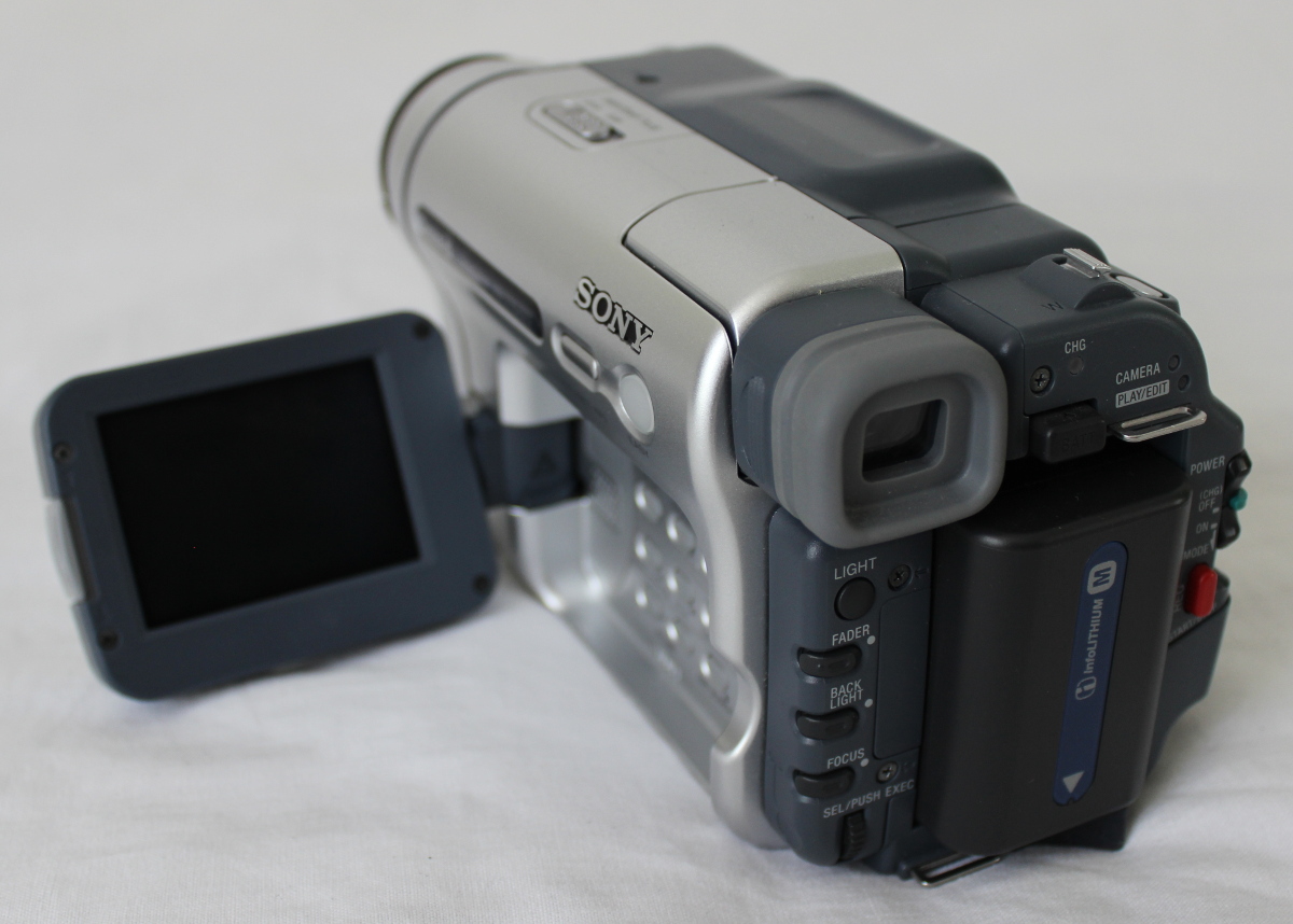 Sony Handycam DCR-TRV265E de dos